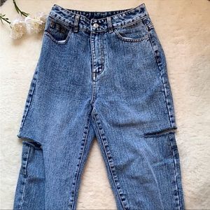 Blue Wash Distressed Mom baggy Jeans